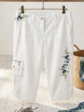 Vintage Clash Y2K White Cargo Capri Cropped Pants Floral Embroidered Gorpcore 11